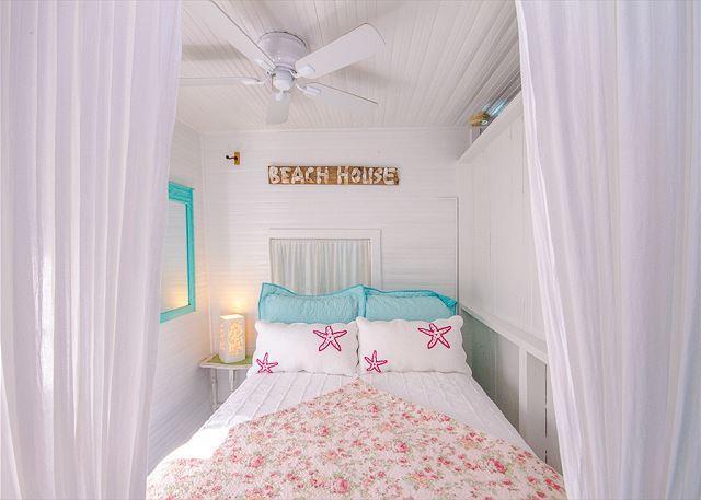 Main Cottage bedroom