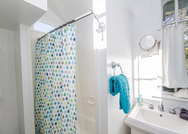 Bathroom with tubshower combo