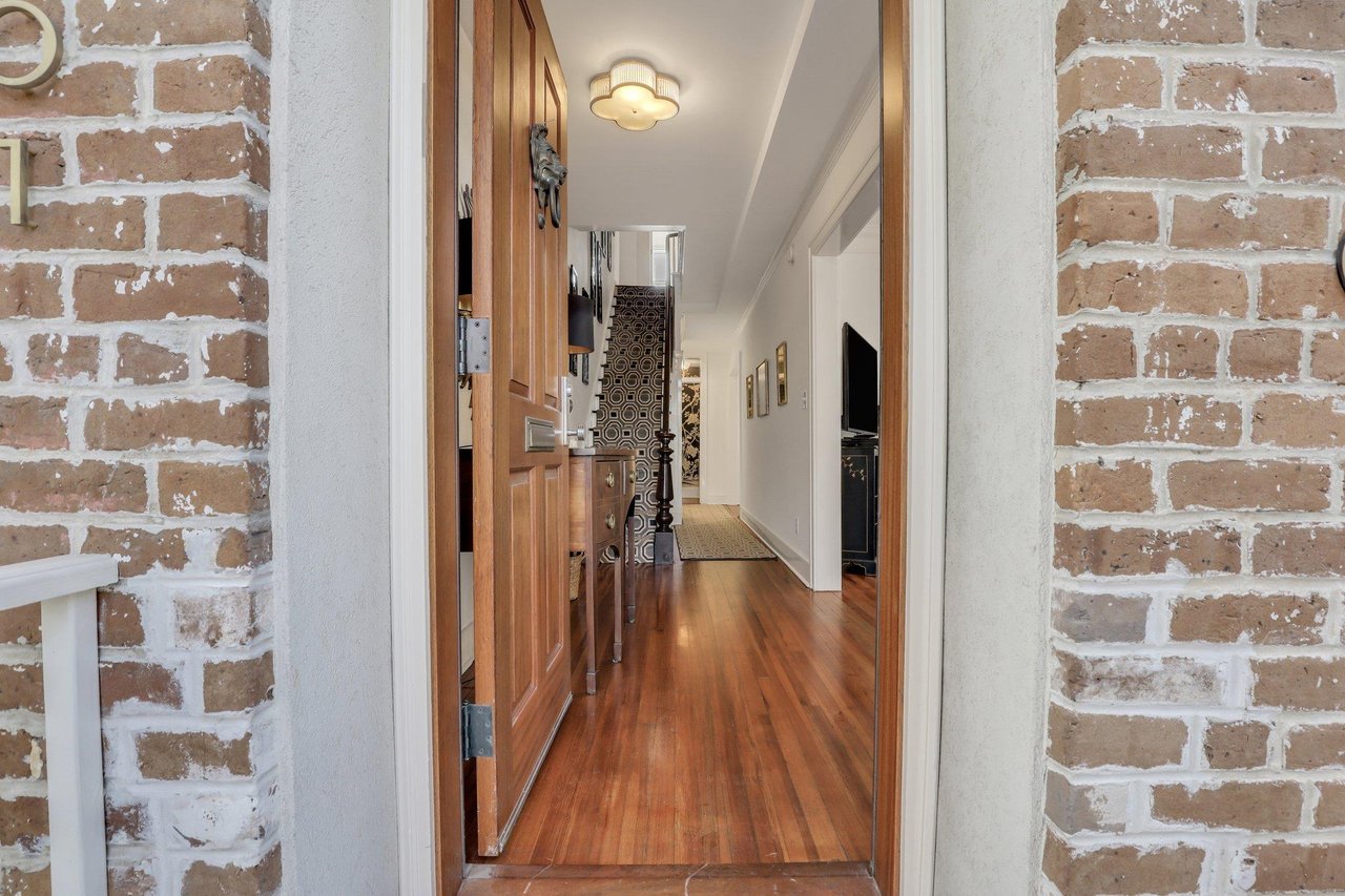 Step inside on the second floor, walking into the parlor level and start your vacation at Savannah Chic MG