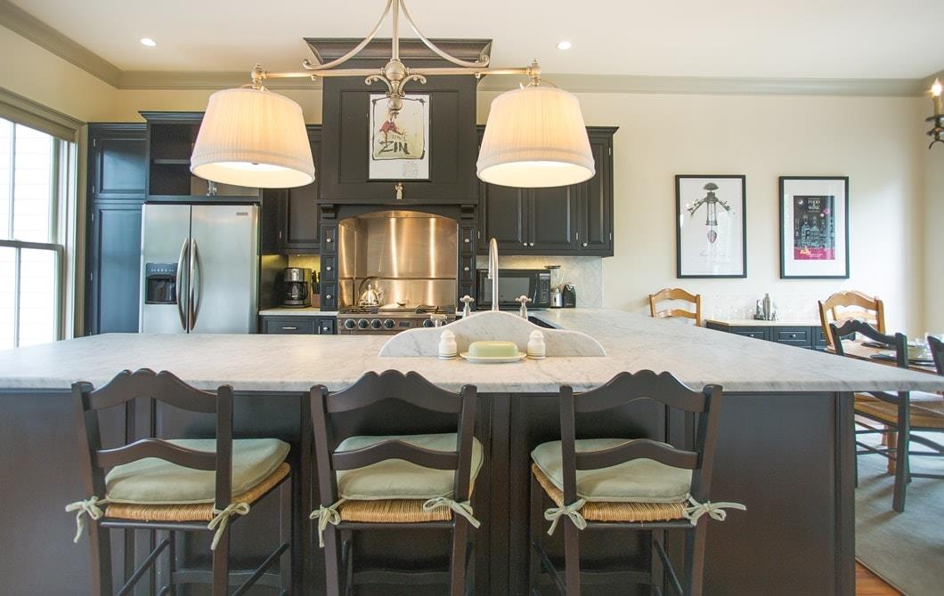 Breakfast bar with seating for three.