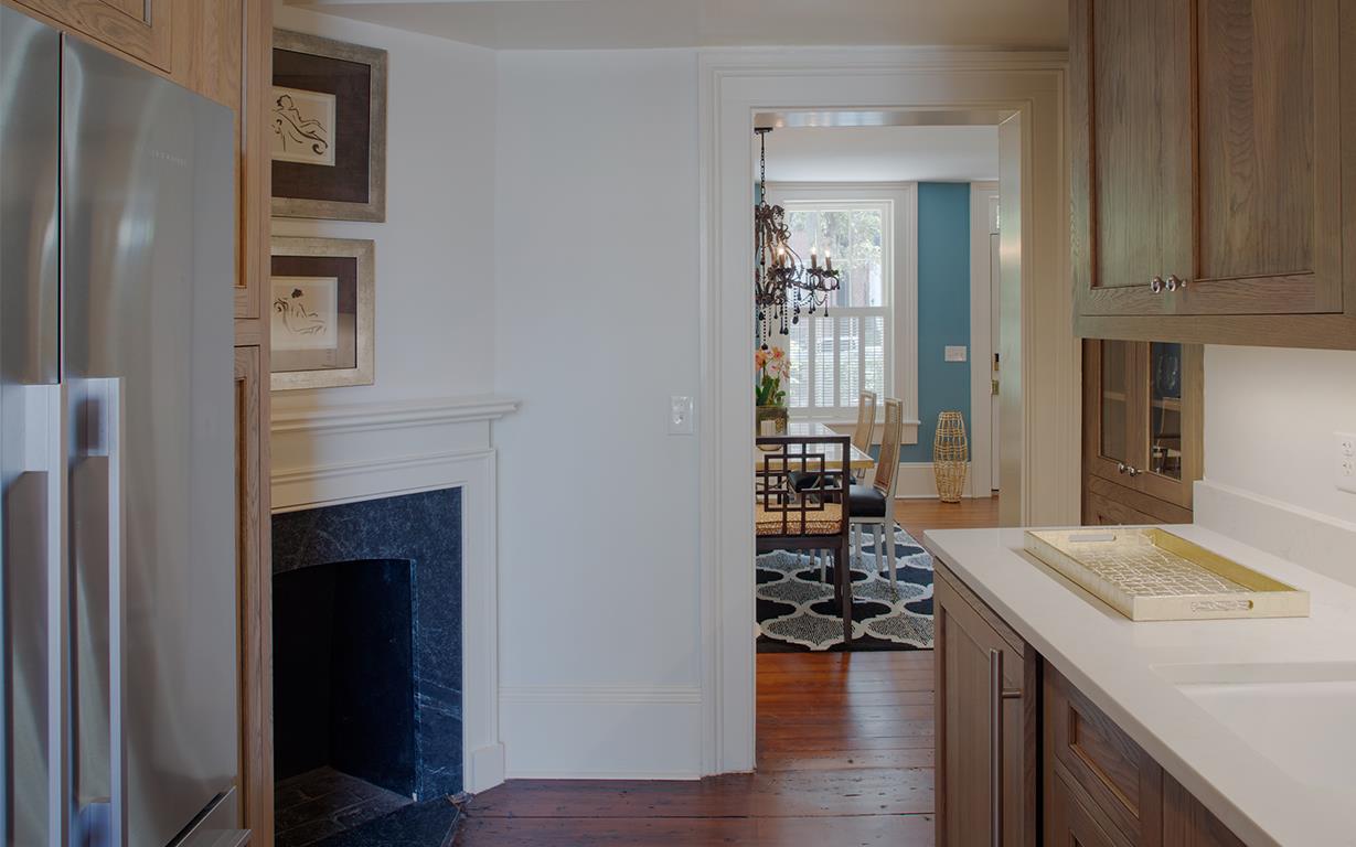 Just off of the dining room, find the wetbar where you can prepared handcrafted cocktails.