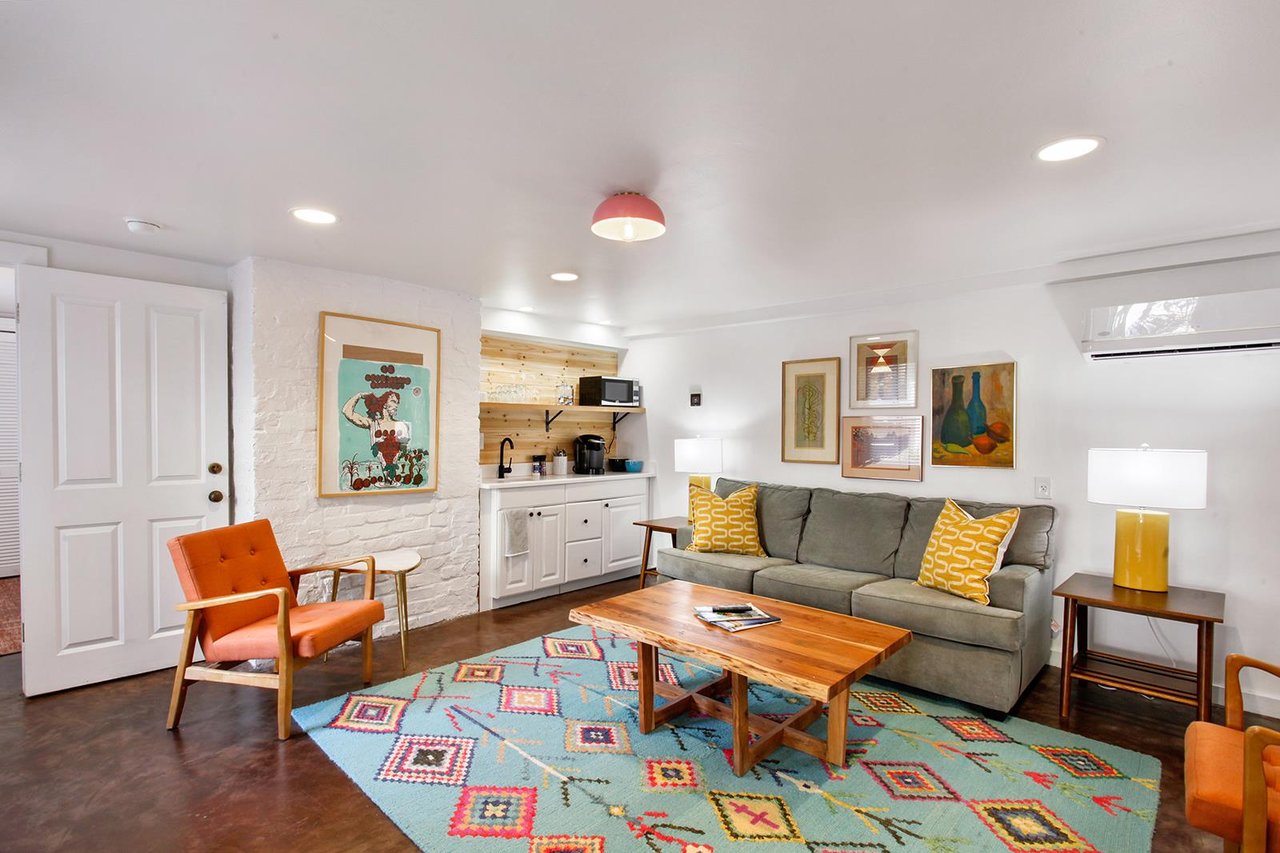 Welcome to The Squares of Savannah Lafayette