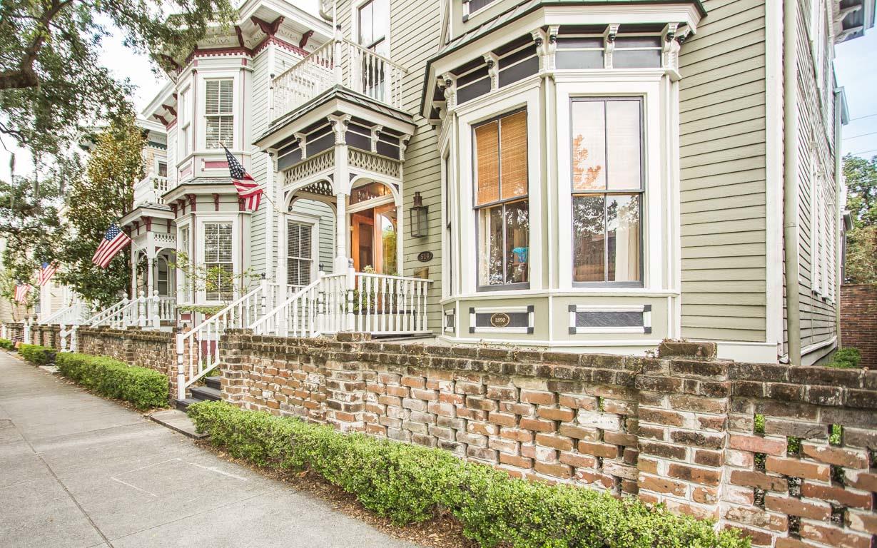 Head off towards the heart of downtown.