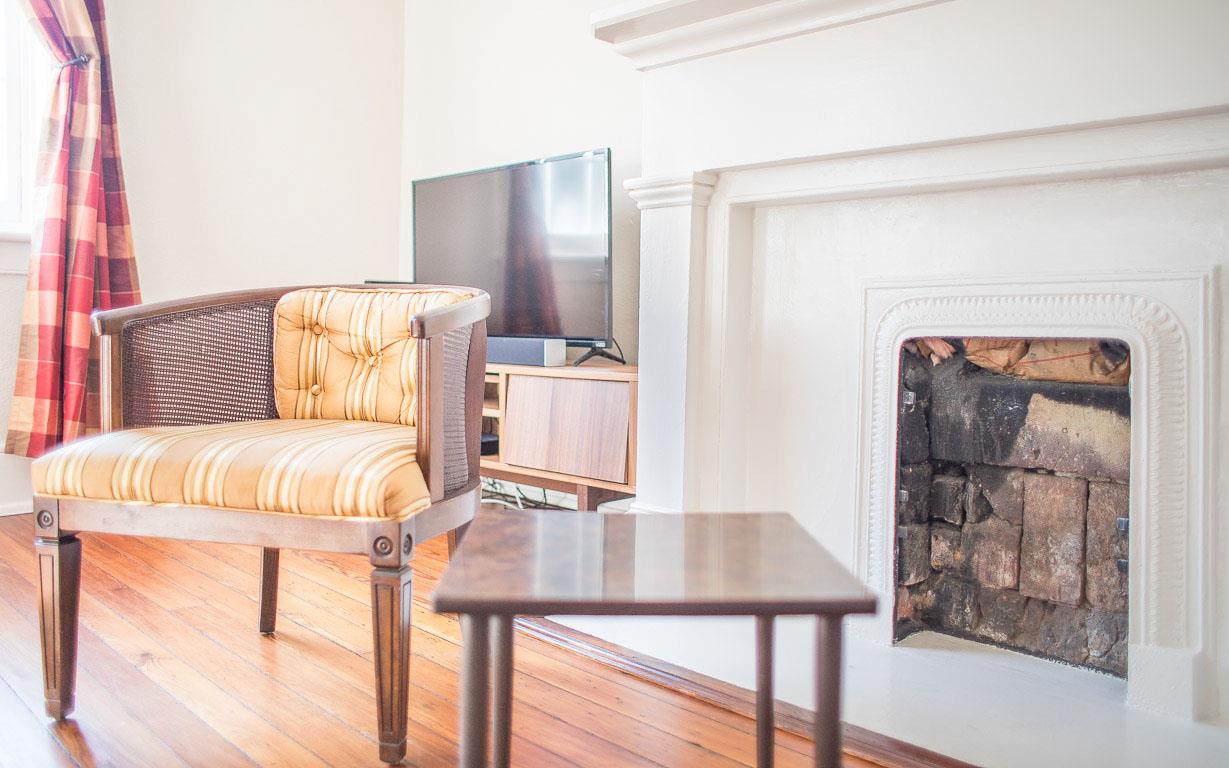 The perfect place to perch before heading out to dinner.