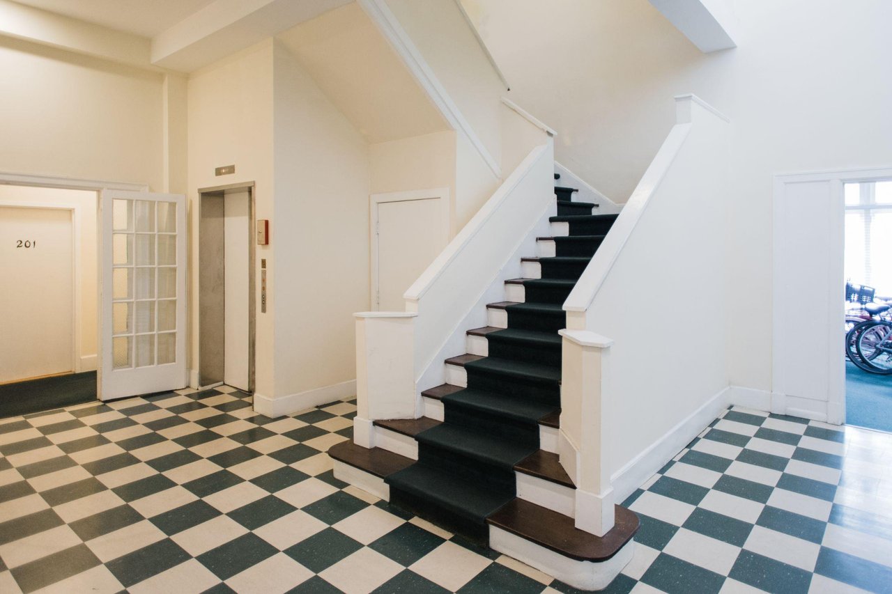The lobby downstairs dates back to its original decor of 1923.