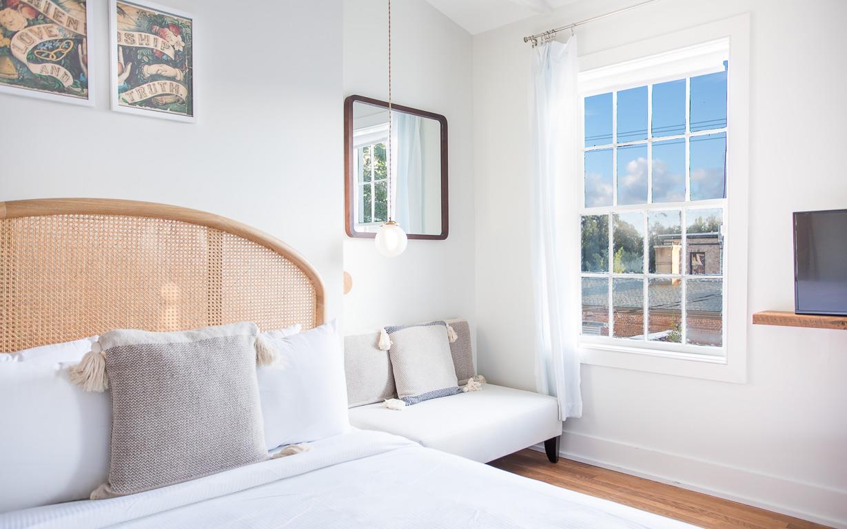 Welcome to 1 East Gordon