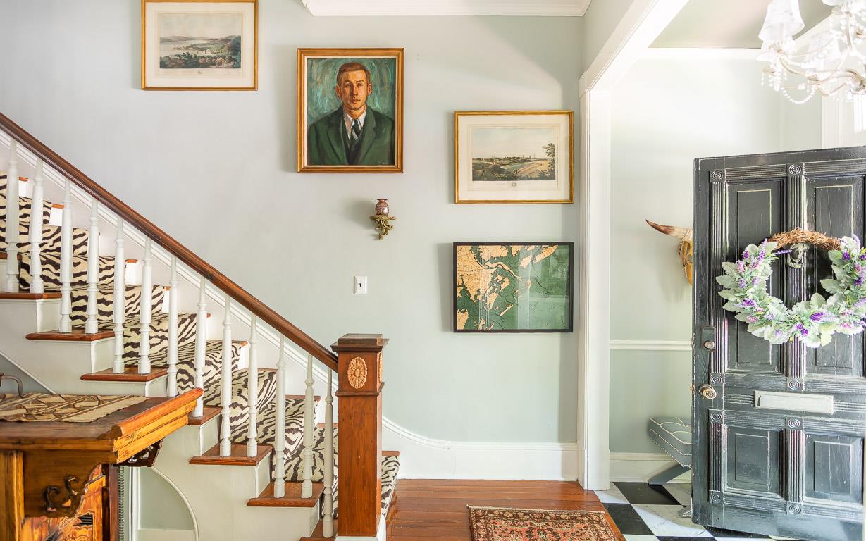 Another view of the foyer off of the living room.