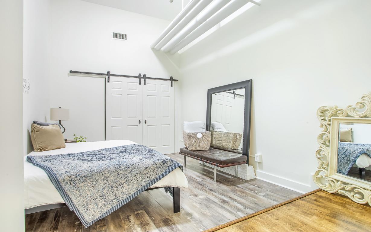 The fourth bedroom has a Full size bed.