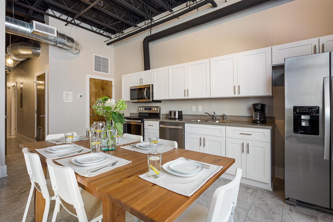 Welcome to Whitaker Street Collection Unit 101