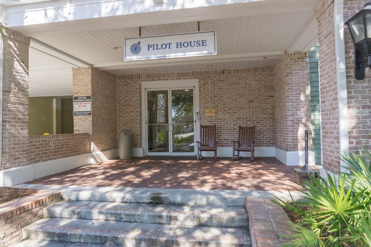 Pilot House at The Village of Baytowne Wharf