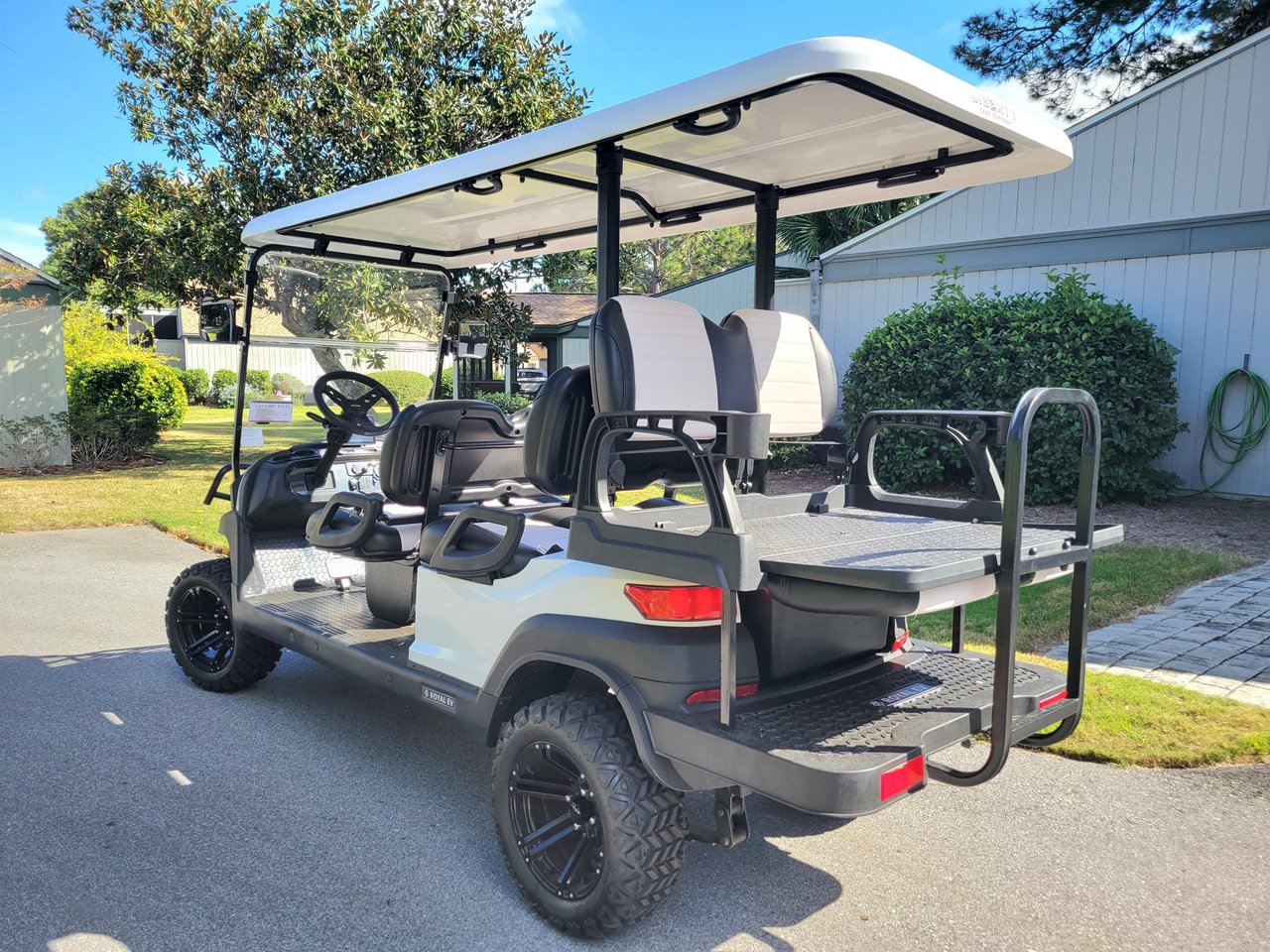 Agusta Village 523 Golf Cart