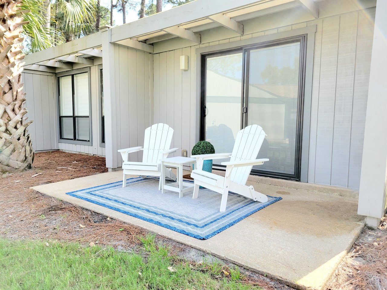 Agusta Village 523 outside sitting area