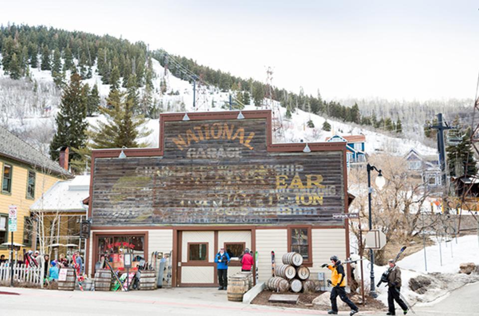 110927 Highwestcb020_5e9630fb5056b3a8496a2e1bbc38827d