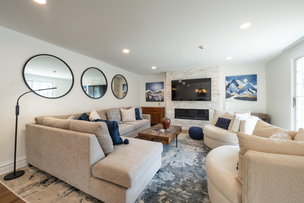 Ski In Ski OutPark City Resort LodgingResort Plaza 5031Living Room