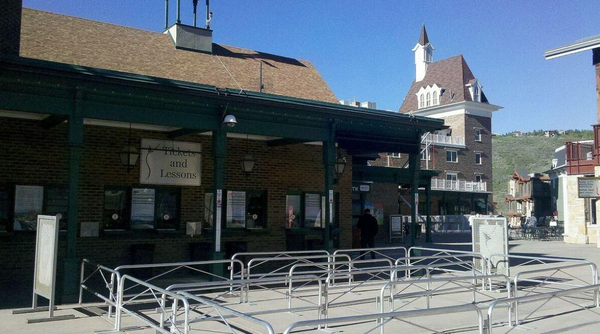 Ticket wndows on Upper Plaza. Our Silver Mill House building just beyond.