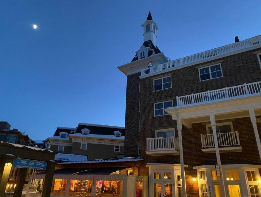 MidPlaza Level Rp5022 condo balconies are first two from the left 2nd floor