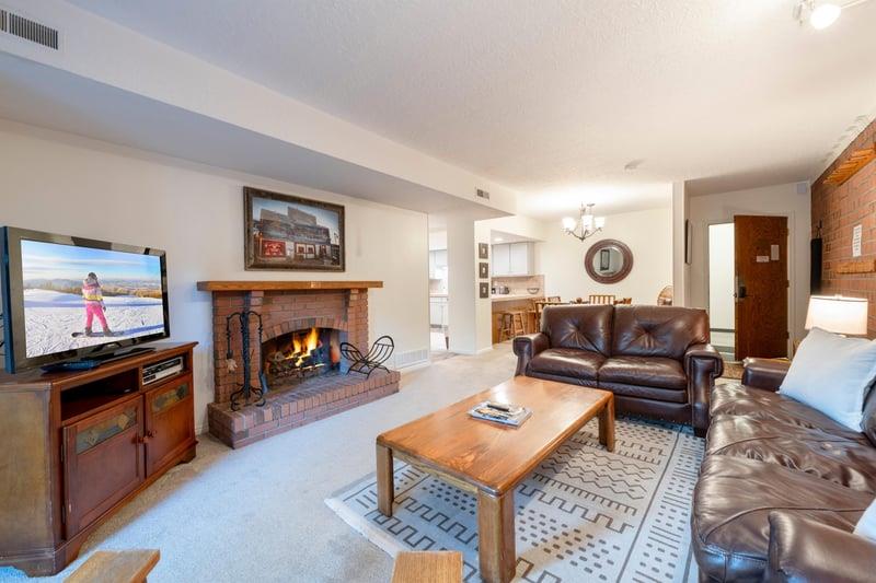 332358 Enjoy Fabulous Park City Lodging