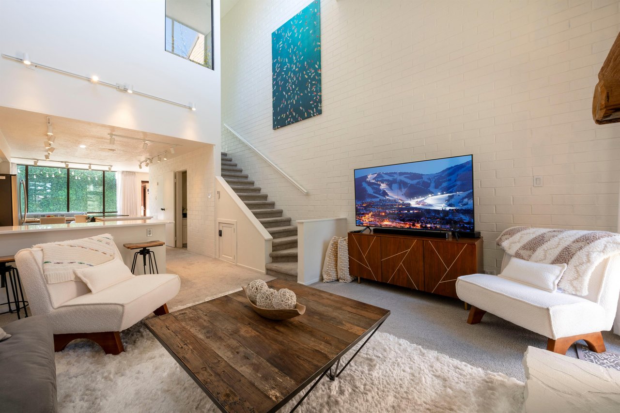 1790 Park AvenueSpacious  well appointed living room