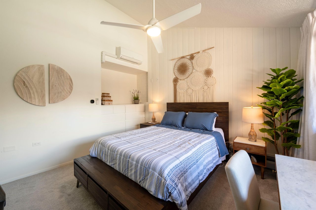 Upstairs Second Bedroom – Cozy Queen Bed  TwinoverFull Bunk, Ideal for Family Stays