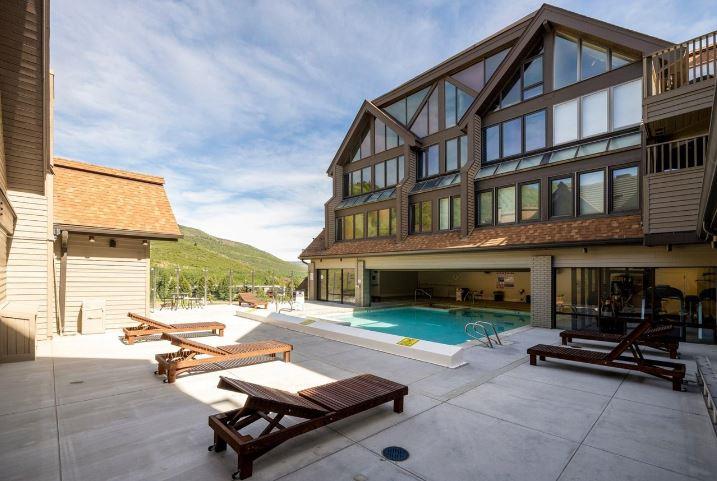 A shared indooroutdoor offsite poolhot tub make Lodge at Mountain Village 303 a true fourseason getaway — skiinskiout at Park City Resort.