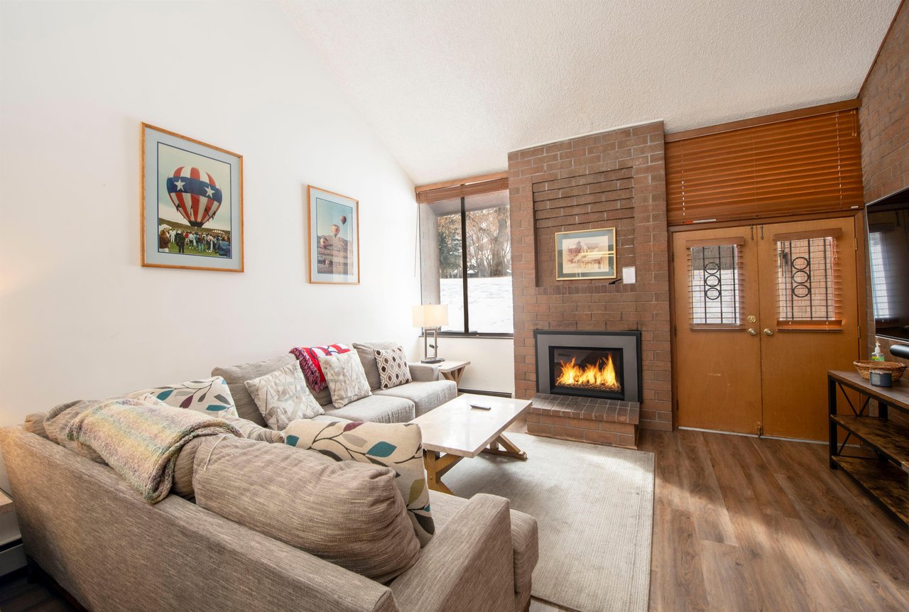 Warm, charming, and full of character — Park Avenue 216 is the Park City lodging experience youll want to come back to year after year.