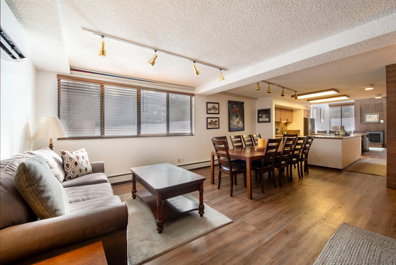 Seat the whole crew and dig in — Park Avenue 216 offers the kind of spacious, comfortable Park City vacation rental that groups and families love.