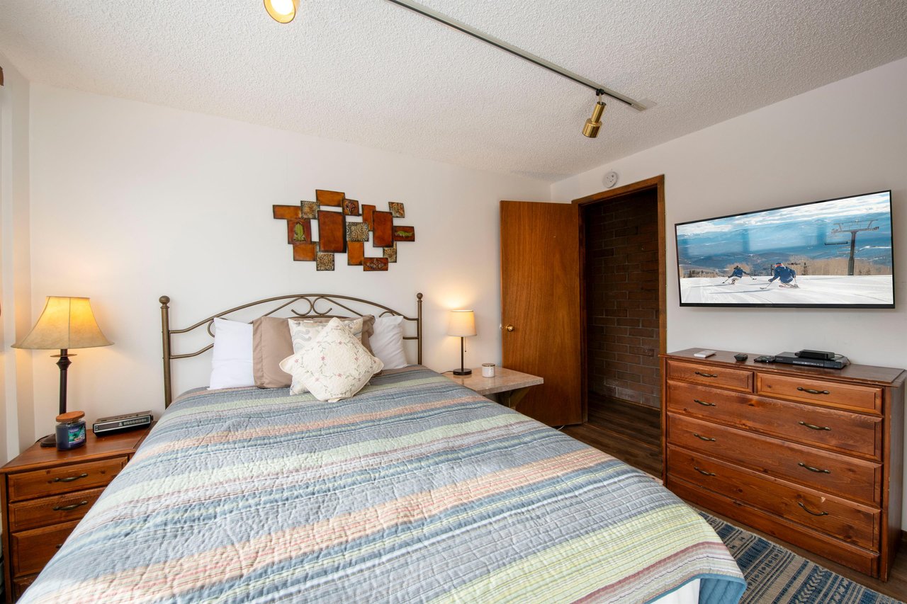 Room for two, comfort for all — Park Avenue 216 is the perfect Park City lodging choice for couples and families alike.