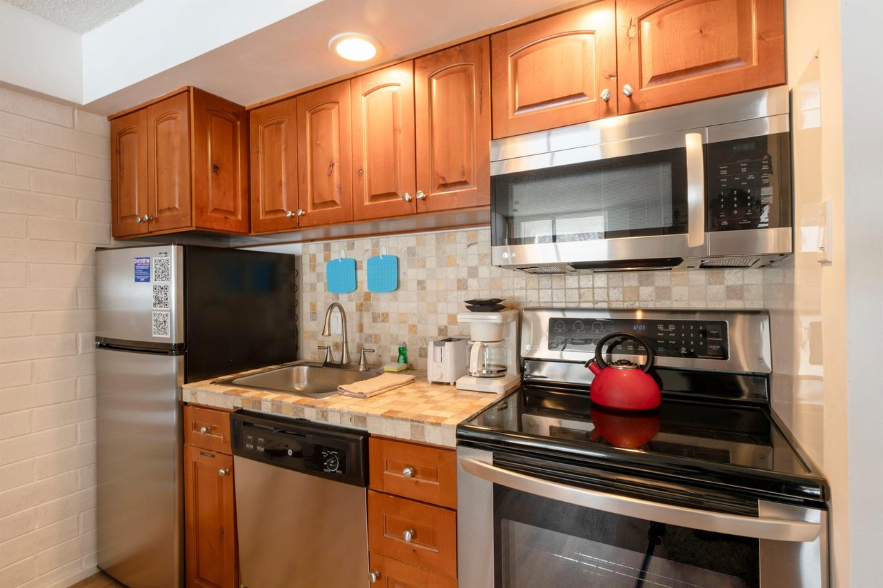 Stainless steel appliances, plenty of counter space, and everything you need to whip up a postadventure meal. Park City condo rentals that truly have it all.