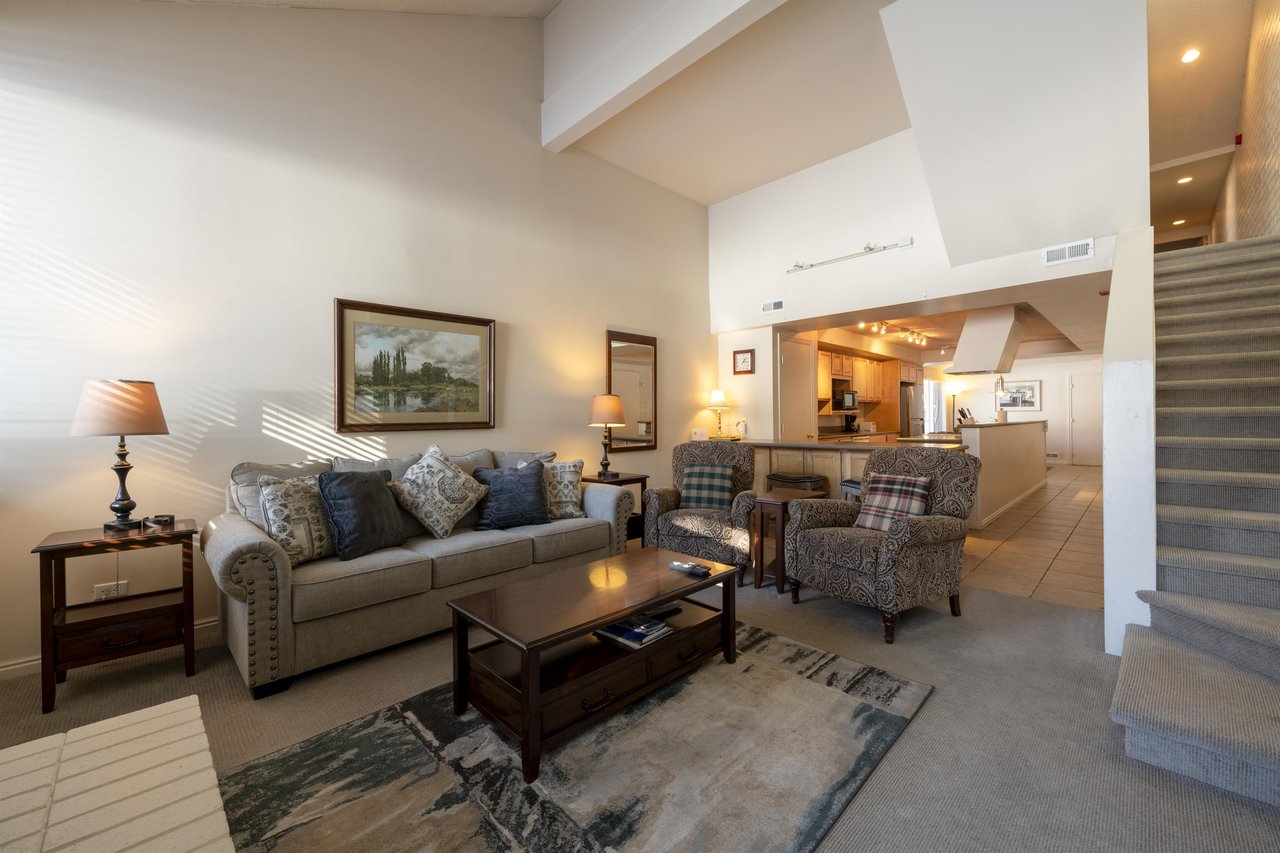 Soaring ceilings, refined furnishings, and an open and airy layout make the living space at Park Avenue 251 the perfect place to relax and recharge during your Park City lodging getaway