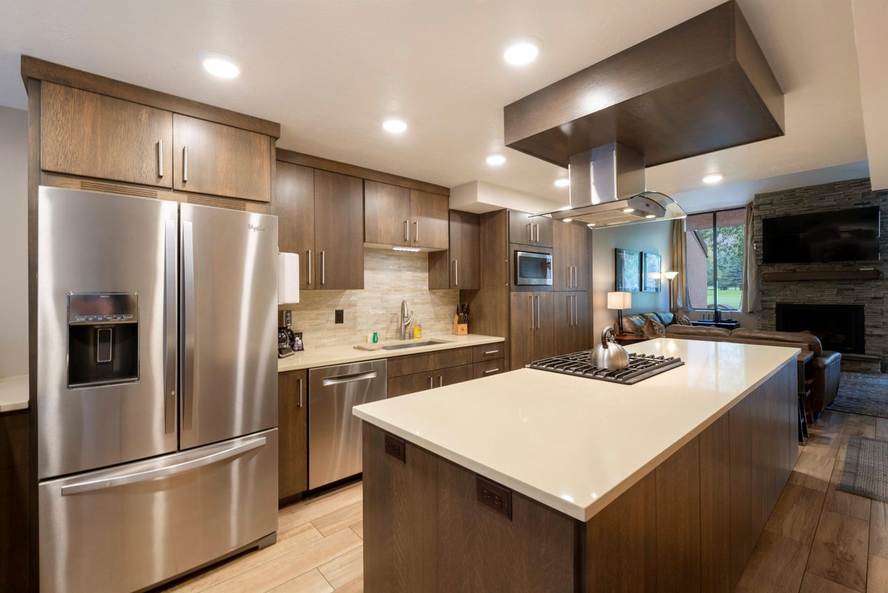 Cook and entertain in style in the stunning modern kitchen at Park Avenue 256 — where premium finishes and thoughtful design make every meal a highlight of your Park City condo rental experience.