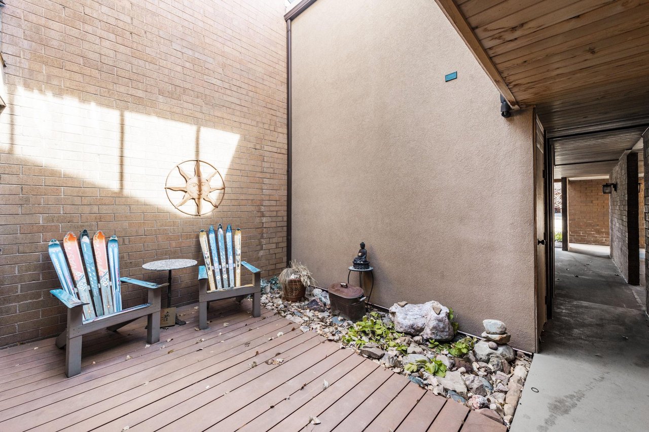 Enjoy your morning coffee or unwind in the evening in the private atrium at Park Avenue 297. This distinctive outdoor retreat adds a special touch to this already exceptional Park City condo rental ex