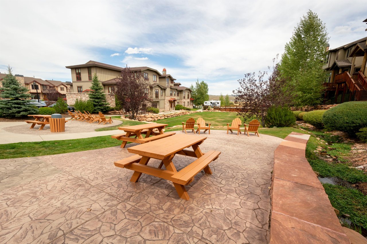 Relax and unwind in the beautifully maintained outdoor common area at Bear Hollow 4402. With picnic seating and open space, this Park City lodging is perfect for those who love the outdoors.