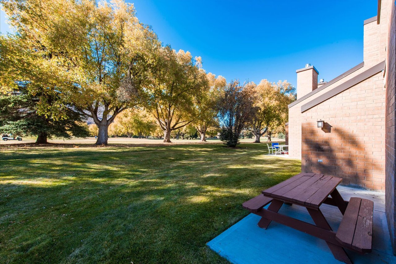 Wake up to fairway views every day at Park Avenue 236 — premier Park City lodging right on the golf course where every morning feels like a retreat.