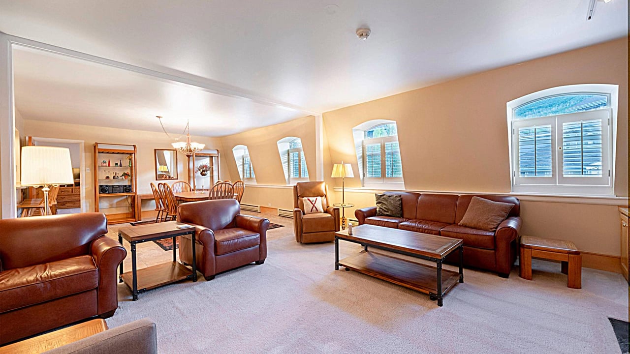 Resort Plaza 5013 delivers generous living space and classic mountain charm, making it one of the most comfortable Park City condo rentals for your Park City lodging needs.