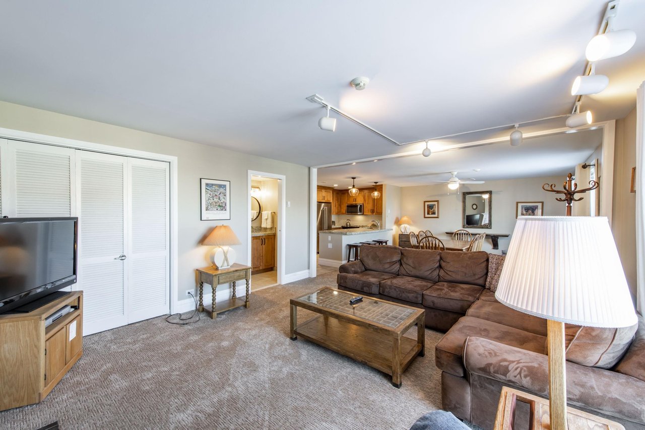 Generous living space, warm tones, and an easy open floor plan make Resort Plaza 5030 a wonderful choice for your next Park City condo rental adventure.