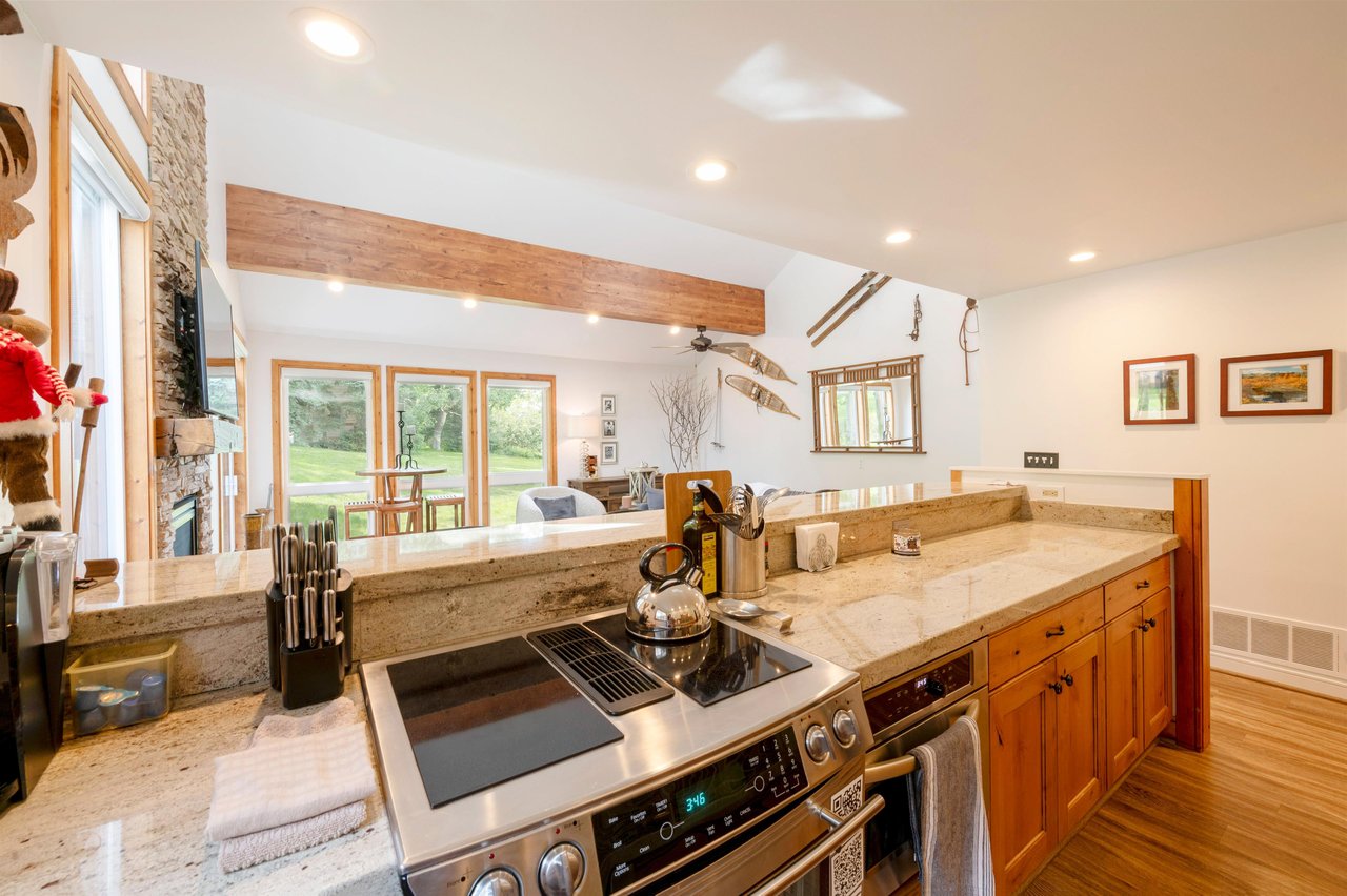 Three Kings 93 is fully equipped for every culinary adventure, featuring premium stainless steel appliances, warm wood accents, and beautiful granite countertops that define this toptier Park City co
