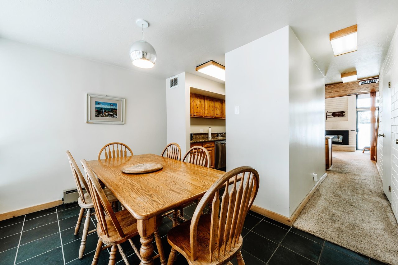 Gather around the dining table and share the highlights of your day at Park Avenue 292.