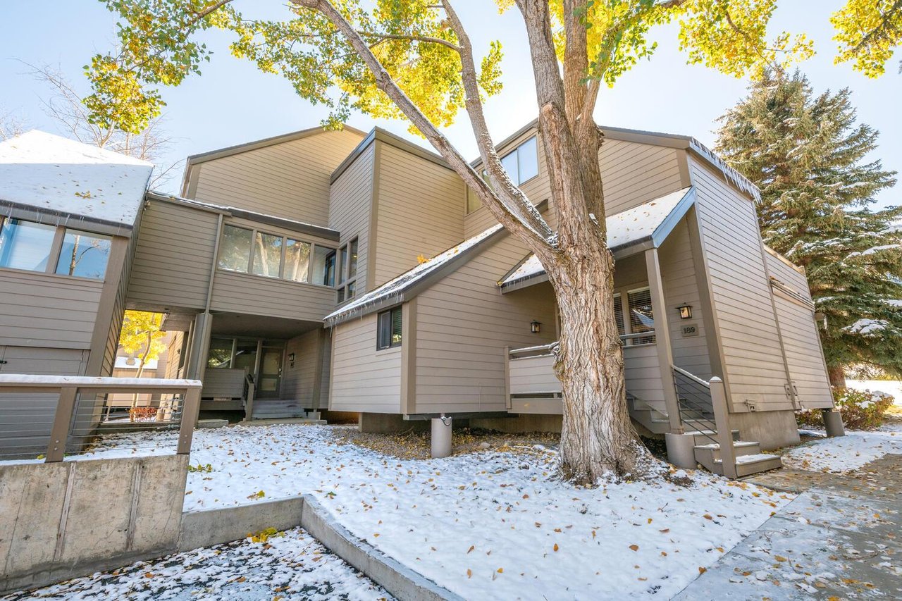 Fall into the perfect mountain getaway at Pay Day 189. This charming and spacious Park City condo rental is tucked among beautiful mature trees, offering privacy, character, and all the comforts of ho