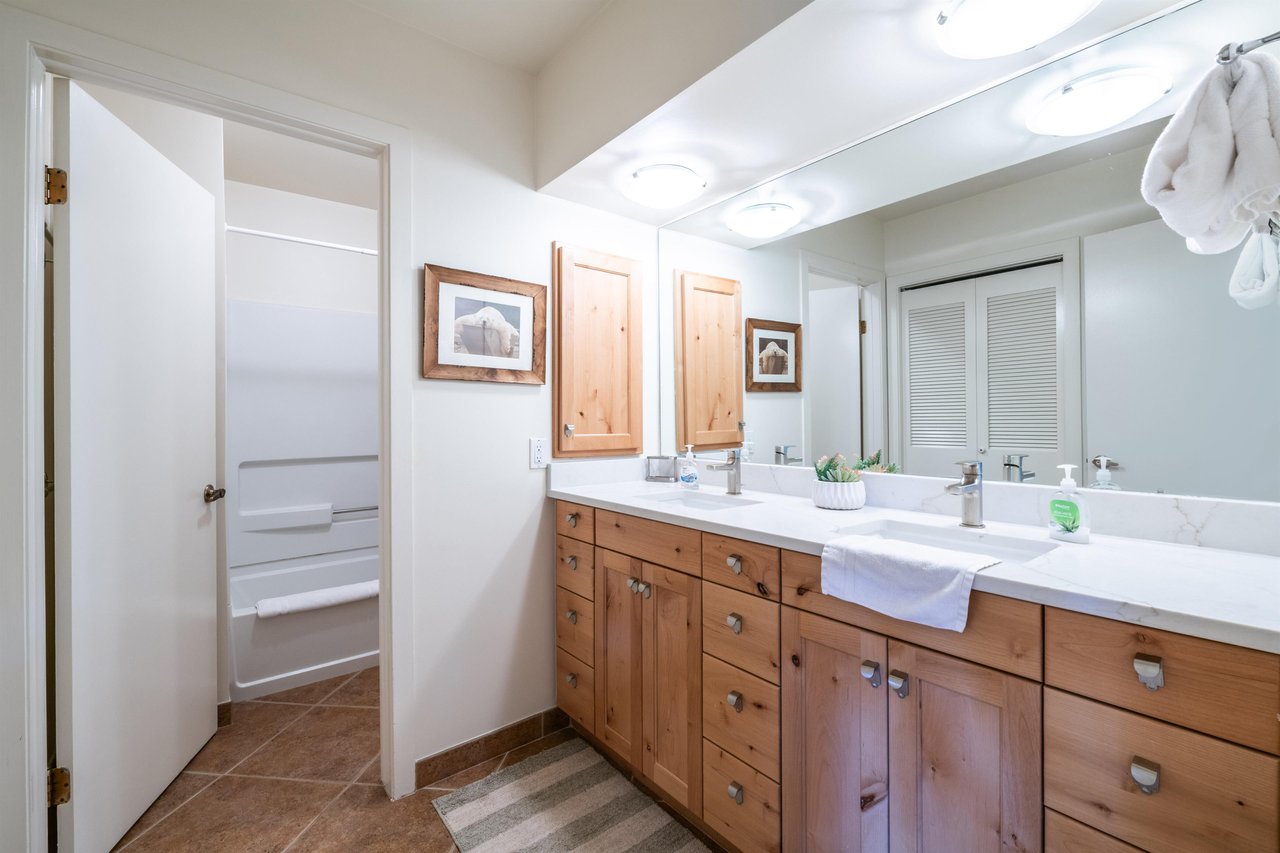 The generous double vanity and ample storage at Pay Day 183 make this Park City vacation rental perfect for groups and families. Comfort and convenience at every turn.