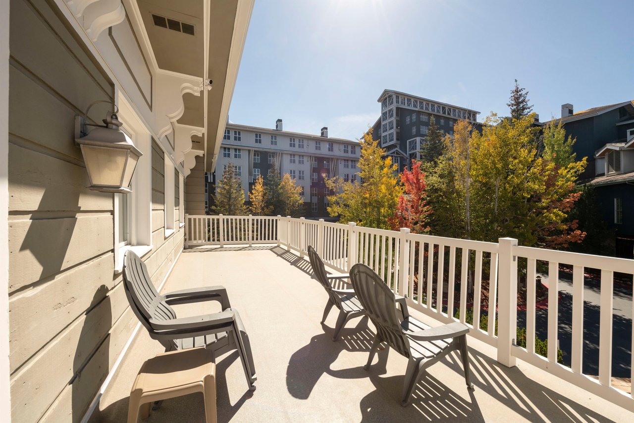 Al fresco living at its finest — the generous private deck at Resort Plaza 5004 is ideal for morning coffee or evening relaxation, making this Park City lodging option a true fourseason mountain retr