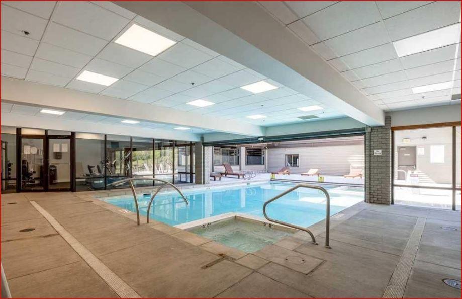 Resort Plaza 5002 guests enjoy access to this fantastic indooroutdoor pool and hot tub, both offsite and just steps away.