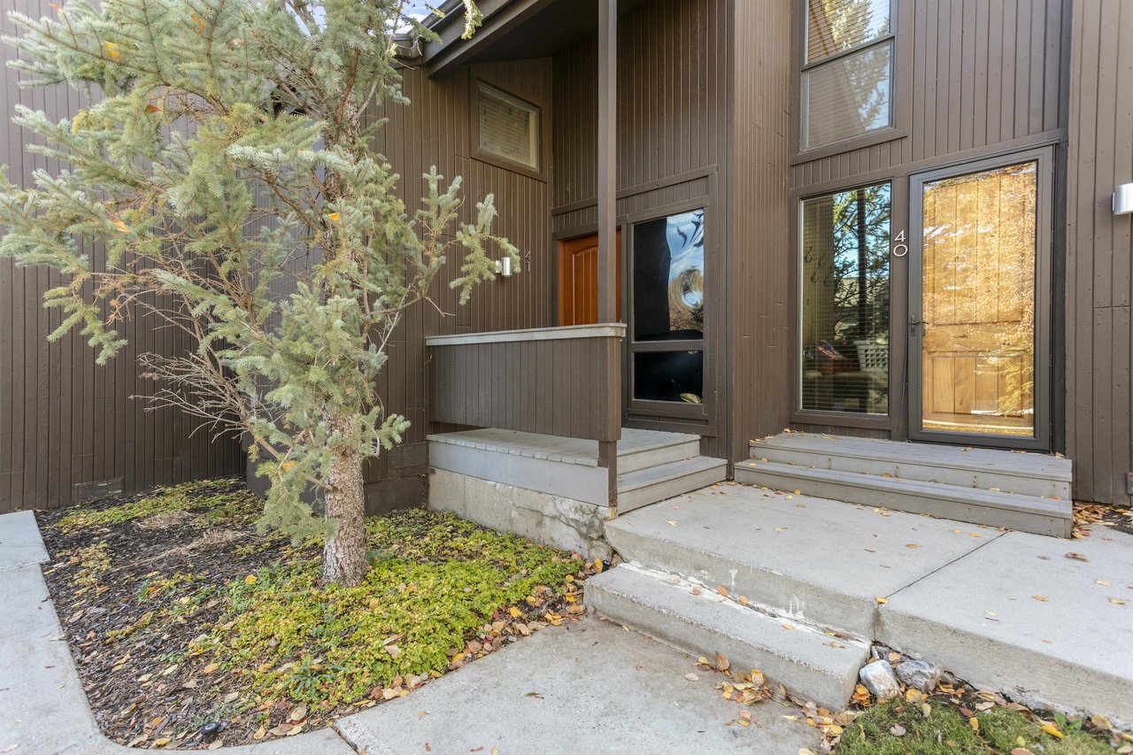 Tucked among tall pines in the Three Kings neighborhood, this Park City condo rental offers a quiet mountain setting just minutes from the resort base.