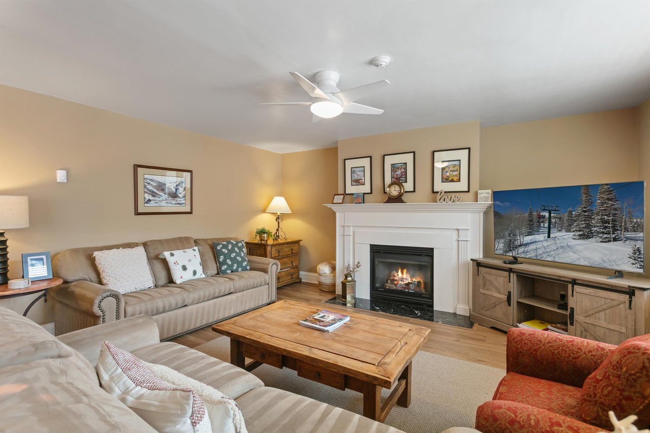 Resort Plaza 5064 delivers the comfort and space you need for a truly memorable mountain escape, with a beautifully furnished living area and an open floor plan that makes this Park City lodging feel