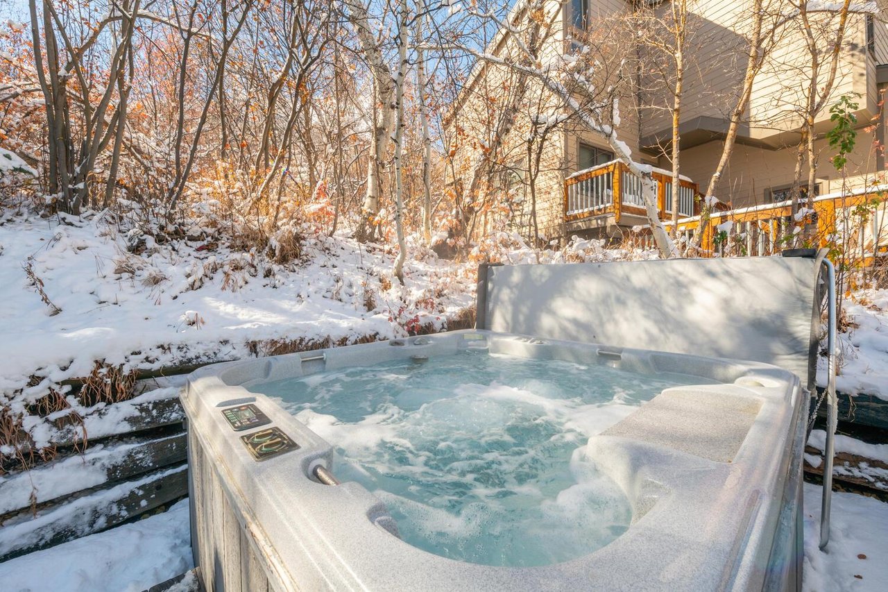 76712 Enjoy The Hot Tubs At Park City Lodging