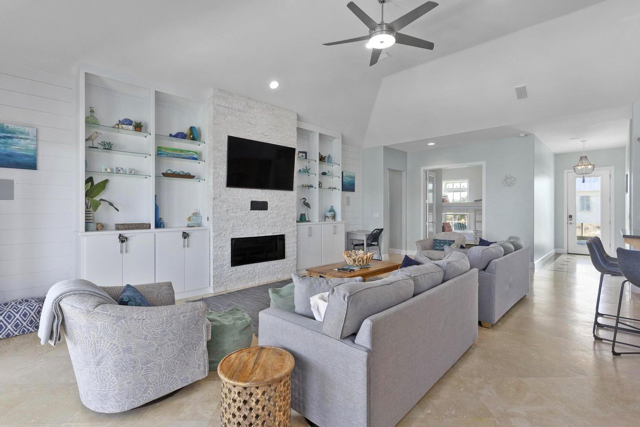 Ariola 1405  The Big Yellow Beach House 4