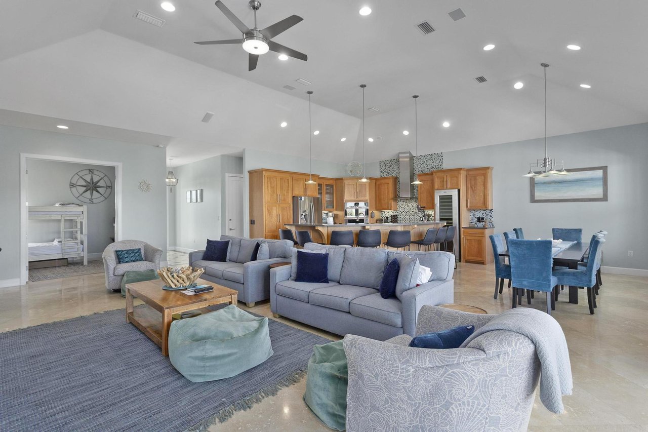 Ariola 1405  The Big Yellow Beach House 5