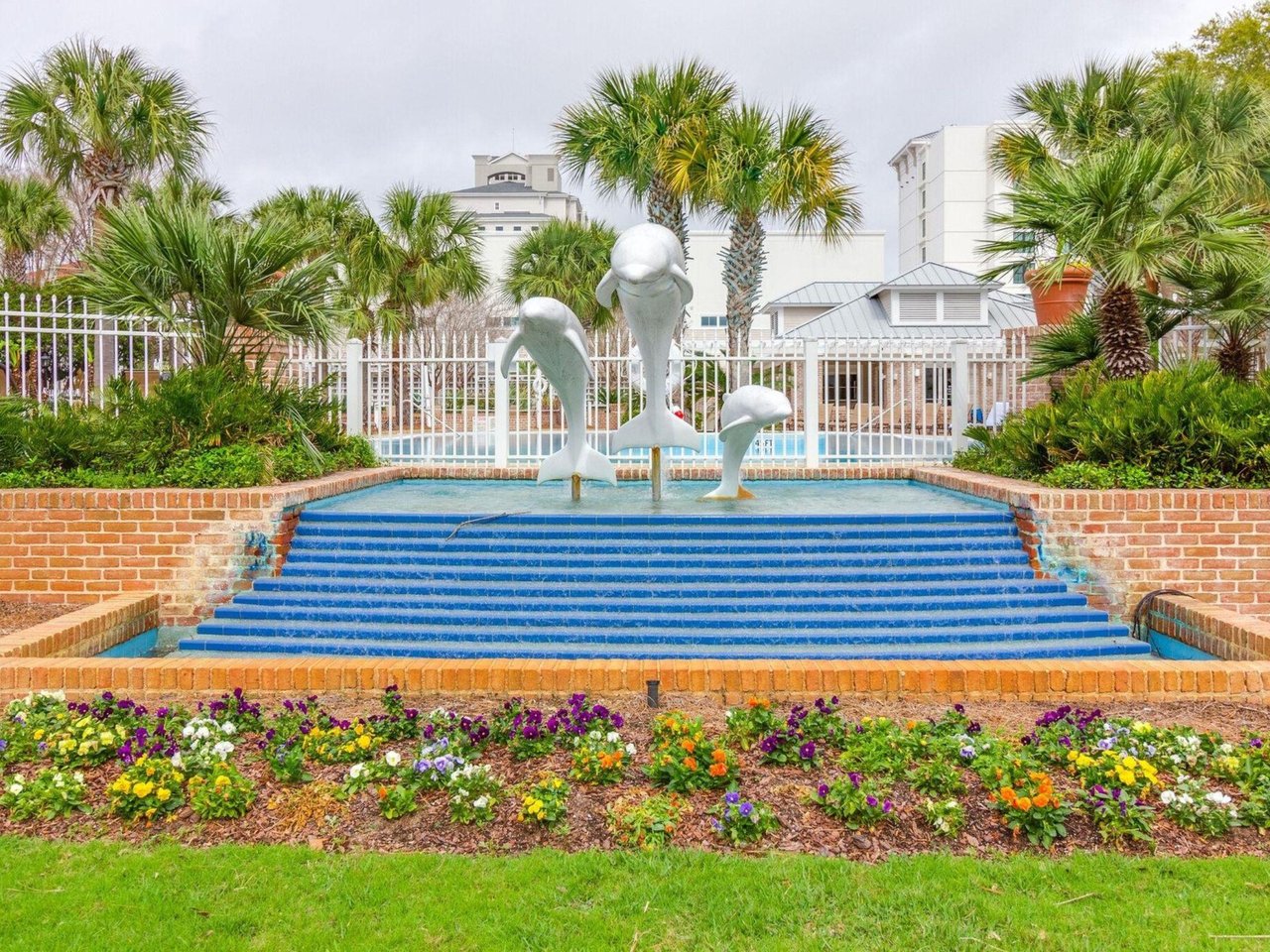 The entry fountain at Observation Pointe at Sandestin