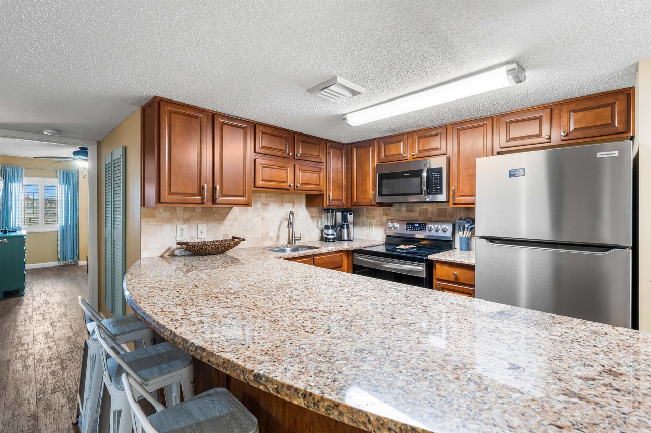 Holiday Surf and Racquet Unit 119 5