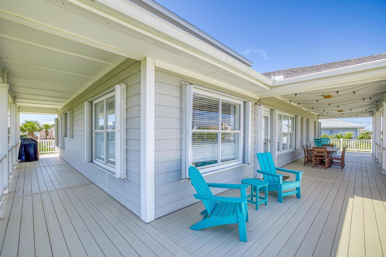 Via De Luna 1004  The Roost 3