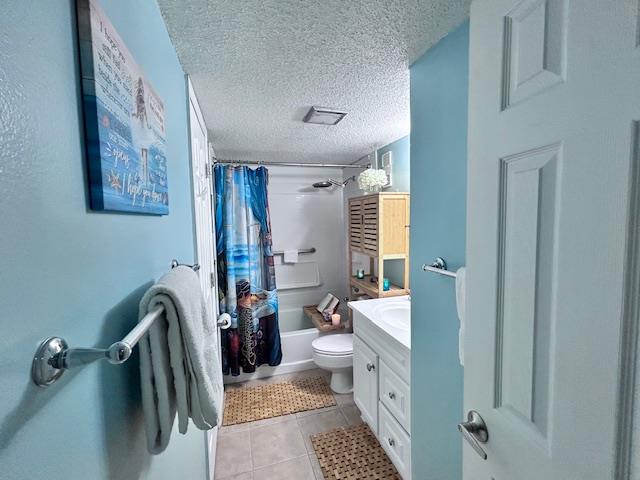 Bathroom with ShowerTub Combo